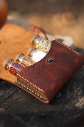 Kişiye İsme Özel Maia Kamp Outdoor Deri Baharatlık Tobacco Çok Renkli