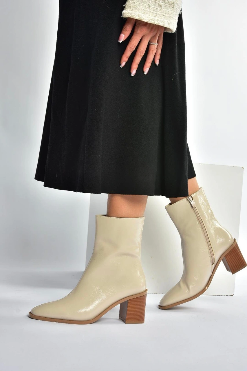 Fox Shoes V250330309 Bej Kalın Topuklu Kadın Bot Bej-suni Deri