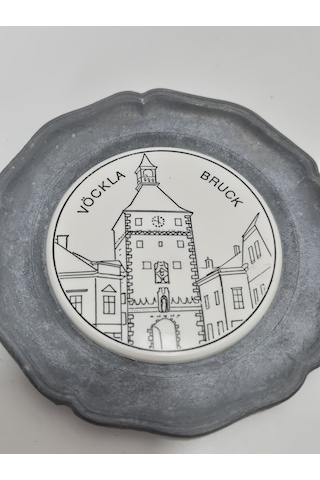 Vintage Zınn Çerçeveli Dekoratif Vöcklabruck Temalı Duvar Tabağı 10cm 001