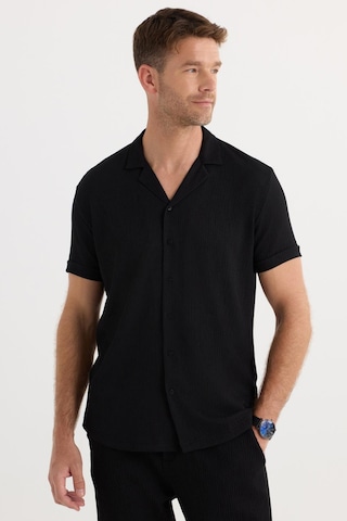 Tudors Erkek Slim Fit Dar Kesim Apaş Yaka Beli Bağcıklı Siyah Gömlek Şort Takım-37571 Siyah