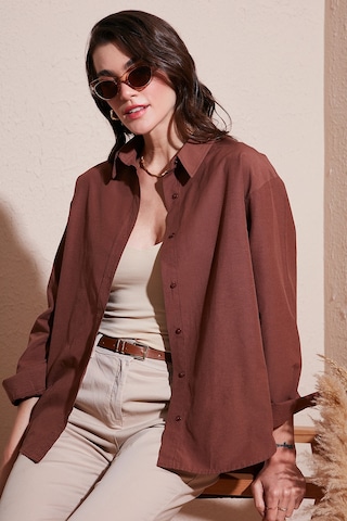 Lela Pamuklu Regular Fit Önü Kısa Arkası Uzun Oval Kesim Bayan Gömlek Cf25S163867 Kahve