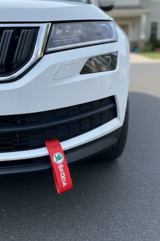 Skoda Araçlar İçin Kırmızı Tampon Çeki İpi Sportif Görünüm Ve Kolay Montaj