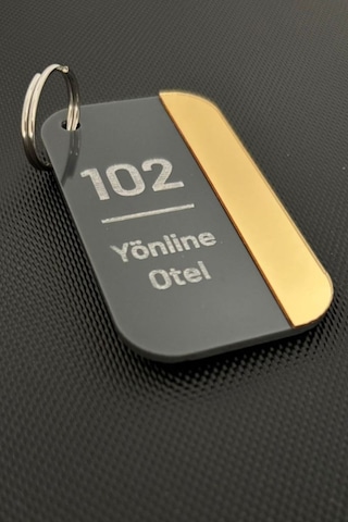 2'li Kişiselleştirilebilir Anahtarlık Antrasit & Gold Pleksi Otel Bungalov Apart Yurt Tesis İsimli Oda Numaralı Siyah