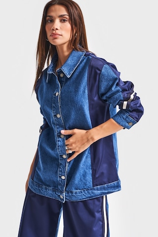 it's basic Kadın Kot Rengi 1w5-5 Oversize Parçalı Kumaş Özel Tasarım Denim Ceket