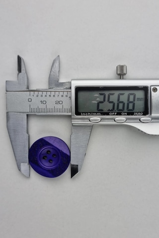 Büyük Boy Akrilik Dört Delikli Mor Kaban Çeket Hırka Yelek Düğmesi 5 Adet