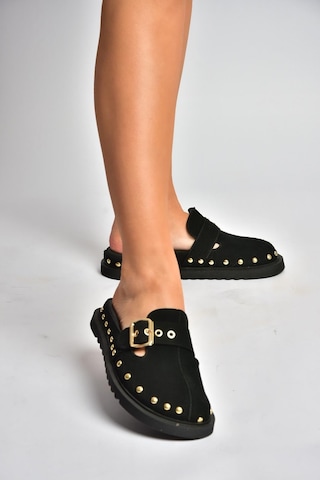 Fox Shoes Y918143802 Siyah Süet Önü Kapalı Zımba Detaylı Sabo Terlik