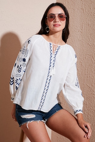 Lela Pamuklu Regular Fit Balon Kol Nakış Işlemeli Bayan Bluz 6110936 Ekru-Indigo