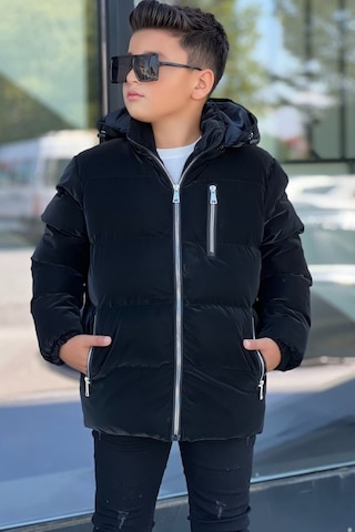 Pina Kids Erkek Çocuk Siyah Astarlı Çıkarılabilir Kapüşonlu Üç Cepli Nova Kumaş Kışlık Mont Km4015