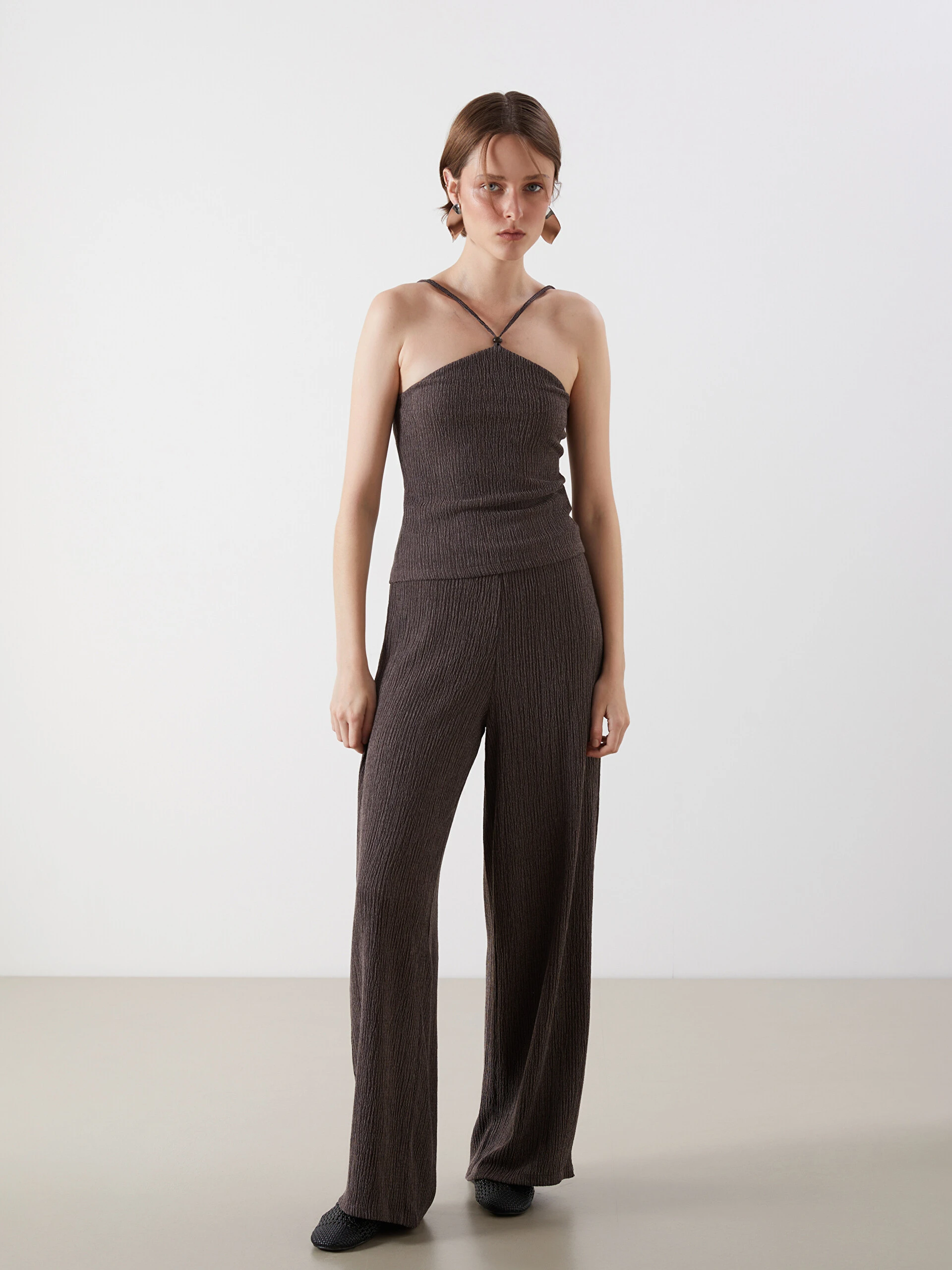 LC Waikiki Lcw Vision Kahverengi Halter Yaka Dokulu Ip Askılı Bluz