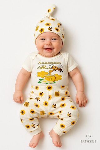 Babyden's 3 Lü Yenidoğan Takım, Annesinin Balı Baskılı Kısa Kol Body Arı Çiçek Desenli Pantolon Bere Ekru