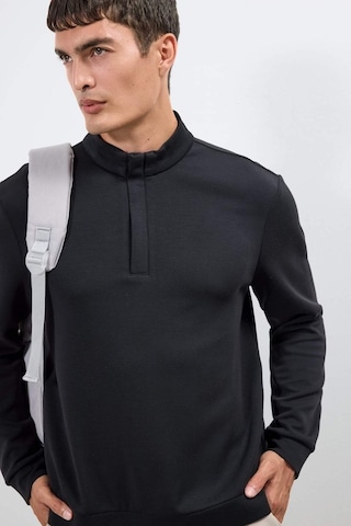 Defacto Regular Fit Dik Yaka Yarım Fermuarlı Sweatshirt F2821ax25aubk81 Siyah