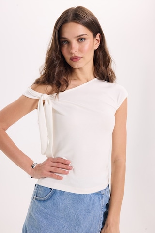 Tudors Kadın Slim Fit Dar Kesim Kısa Kollu Kayık Yaka Ekru Bluz-50540