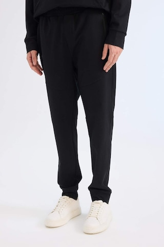 DeFactoFit Slim Fit Sporcu Jogger Eşofman Altı Dar Kesim Standart Paça Basic Düz D8018AX25SPBK81