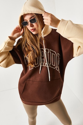 Armonika Kadın Kahve Şardonlu Önü Yazılı İki Renk Kapüşonlu Oversize Sweatshirt Arm-22y024083