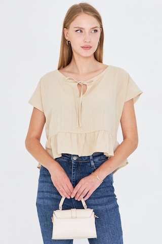 Armonika Kadın Krem Yarasa Kol Yakası Bağlamalı Eteği Fırfırlı Oversize Crop Bluz Arm-24y001088