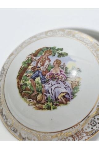Limoges Aşıklar Desenli Porselen Kapaklı Kutu