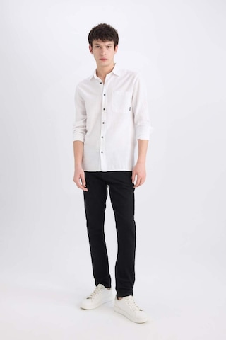 DeFacto %100 Pamuk Regular Fit Basic Düz Uzun Kollu Beyaz Gömlek D7079AX25SPWT34
