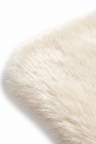 Merplush Peluş Post Halı 120x150 Cm Süet Taban Yumuşak Kürk Görünümlü Yatak Odası Halısı Ekru