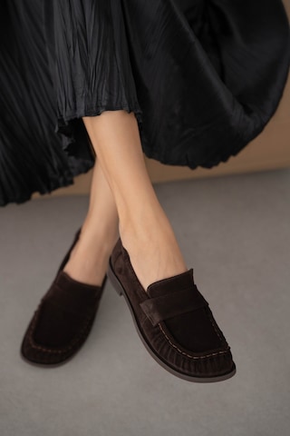 Selin Shoes Blaine Hakiki Deri Büzgülü Küt Burun Kadın Loafer- Kahve Süet Kahverengi