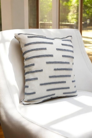 Modern Püskül Çizgili Kırlent Kılıfı Gri Renk 43x43cm Gri
