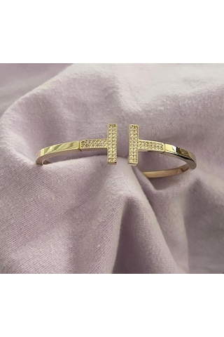 8 Ayar Altın Taşlı T Kelepçe Yeşil