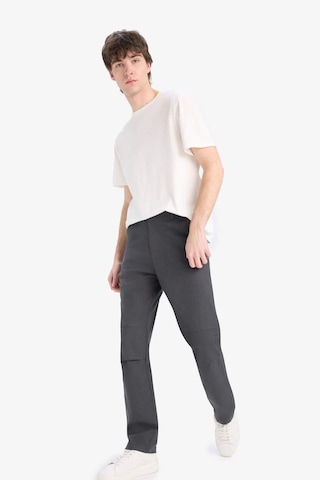 DeFacto Bol Rahat Kesim Wide Leg Üç Cepli Geniş Paça Yazlık Pantolon D8544AX25SPAR104