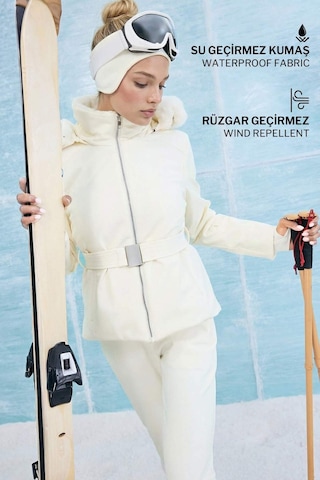 Defacto Su İtici Slim Fit Dar Kesim Kemerli Kapüşonlu Softshell Kayak Montu F3525ax25wnwt46 Beyaz-wt46