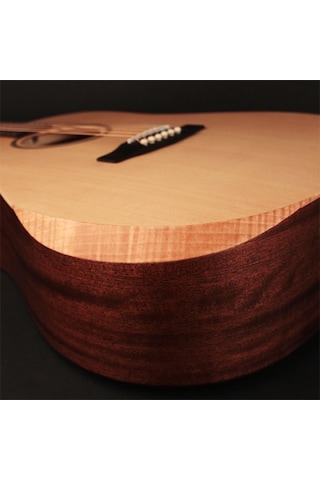 Cort Earth Bevel Cut Op Eğimli Kasa Akustik Gitar Orta/profesyonel Seviye Konforlu Kol Desteği Bevel Cut , Masif Sitka Ladin Kapak Ve Open Pore Doğal Bitiş