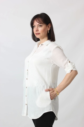 Moda Berray Bb-092 Beyaz Gümüş Yaldızlı Güneş Desenli Kolu Apoletli Yandan Cepli Tunik Gömlek Kadın Büyük Beden Beyaz