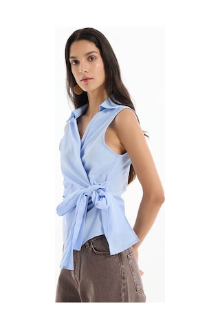 Quzu Önü Bağlama Detaylı Mavi Kadın Bluz Blz00538 Mavi