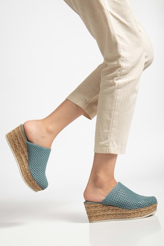 Analin Shoes Kadın Hakiki Deri Burnu Kapalı Dolgu Topuk Terlik Mavi