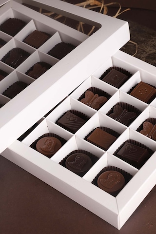 Moon Chocolat Special Handmade Dolgulu Çikolatae 28'li