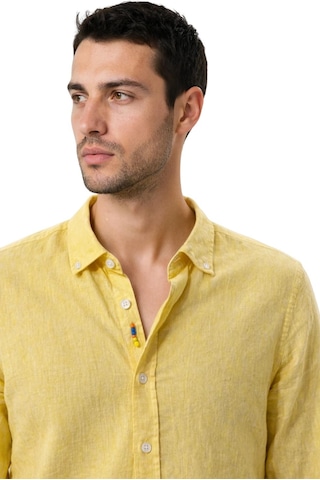 Arma Ar-ma Erkek Keten Gömlek Baskisiz Basic Düğme Kapamali Cepsiz Uzun Kollu Gömlek Dokuma Kumaş Regular Fit %60 Pamuk %40 Keten Y31485118002 Sarı-s1