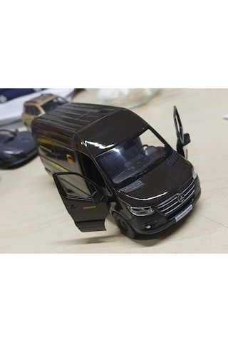 Kinsmart Oyuncak Metal Model Araba 1/36 Çek Bırak Mercedes Benz Ups Kargo Aracı