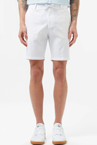 Lacoste Men's Regular Fit White Bermuda Shorts Erkek Keten Pamuk Bermuda Şort Beyaz
