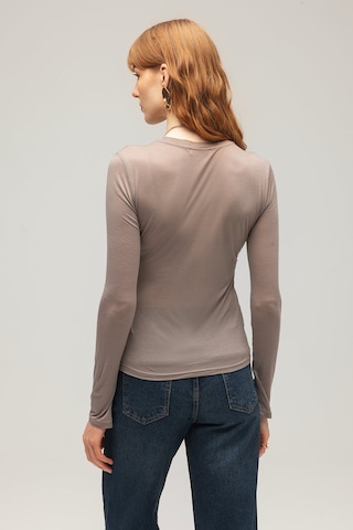 Saade Sââde Kadın Slim Fit Bisiklet Yaka Uzun Kollu Basic Örme Bluz - Transparan Görünümlü Vizon S Vizon
