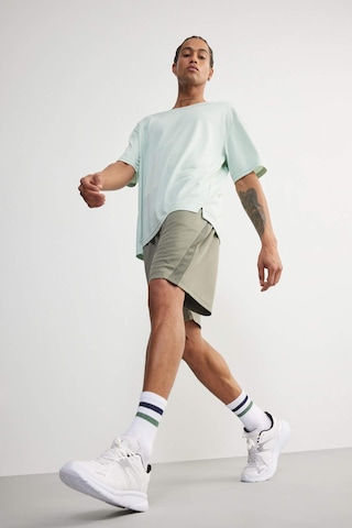 DeFactoFit Standart Fit Sporcu Kısa Paça Şort D6449AX25SPKH457