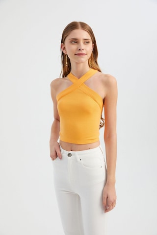 Hiccup Askılı Boyun Çapraz Ön Crop Top Turuncu