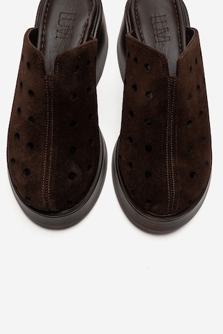 Luvishoes Nıves Kahverengi Süet Hakiki Deri Delikli Kadın Dolgu Topuklu Terlik Kahverengi