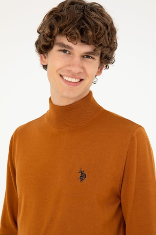 U.S. Polo Assn. Erkek Slim Fit Yarım Boğazlı Coconut Basic Kazak 50293499-VR153