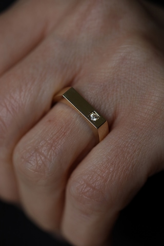 14 Ayar Altın Tek Taş Detaylı Düz Yüzük Yzk27508