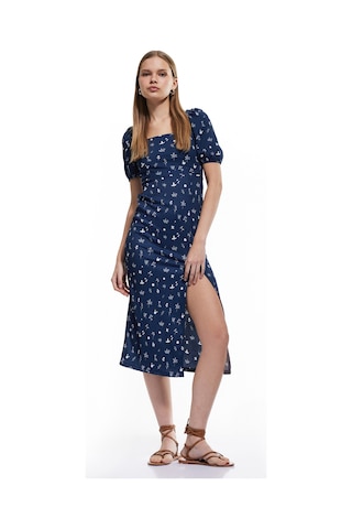 Koton Kısa Balon Kollu Sırtı Bağcıklı Bodycon Çiçekli Yırtmaçlı Midi Elbise Bürümcük Lacivert Desenli 5sal80047ık Lacivert Desenli