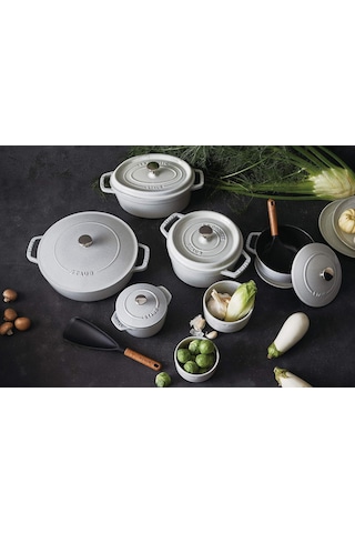 Staub Demir Döküm Sote Tenceresi 24cm Trüf Beyazı