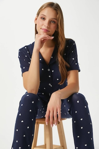 Ritnice Kadın Mia Yumuşak Doku Lacivert Kalp Desen Ön Düğmeli Kısa Kollu Pijama Takımı Lacivert