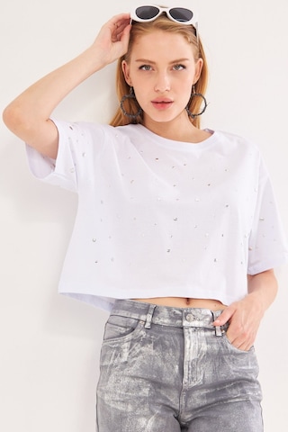 Armonika Kadın Beyaz Öv Ve Kolları Zımbalı Oversize Crop T-shirt Arm-24y024015
