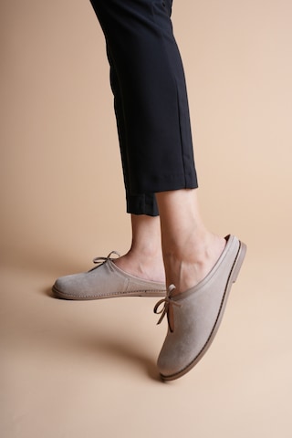 Analin Shoes Kadın Hakiki Deri Fiyonk Detaylı Düz Terlik Vizon