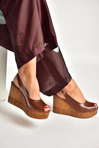 Fox Shoes Y996553560 Taba Rustik Dolgu Topuklu Kadın Ayakkabı Taba
