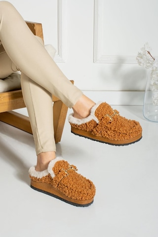 Shoetek Lamia Kadın Terlik Tokalı İçi Kürklü Taba Taba