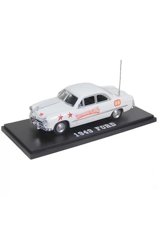 Greenlight 1:43 Tournament Of Thrills 1949 Ford Model Araba