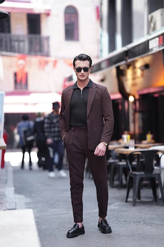 Modefendi Özel Seri %100 Gofre Kumaş İtalyan Kesim Pileli Modern Fit Takım Elbise Kahverengi
